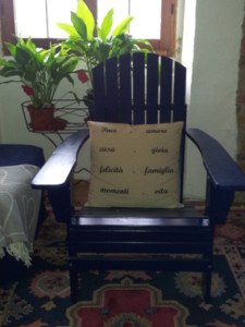 La mia sedia per meditare nel salone di casa!
